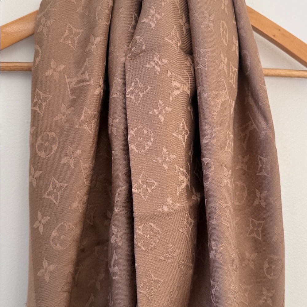 AUTHENTIC Louis Vuitton Cappuccino Monogram Scarf - Picture 3 of 8